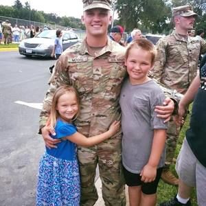 Meet your Posher, Devin